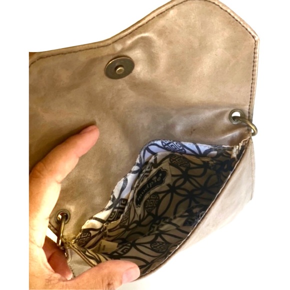 3/$8🎉 Mud Pie | Taupe faux leather with crossbody chain - Picture 2 of 3